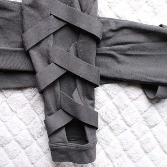 Athleta Women's Black High Rise Cutout Leggings ~S~ 383487-00 - Picture 4 of 13